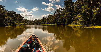 Equateur - Traversée en bateau de la lagune Limoncocha  au sein de l' Amazonie