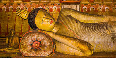 Sri Lanka - Statue de bouddha dans le temple d'or de Dambulla