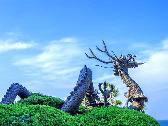 Statue de dragon au temple Haedong Yonggungsa à Busan - Corée du Sud