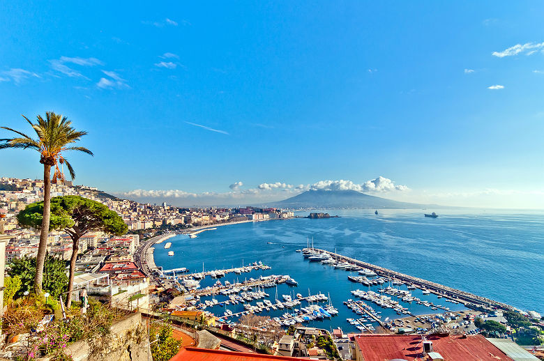 Vue sur la baie de Naples et la Méditerranée depuis Posillipo  - Italie