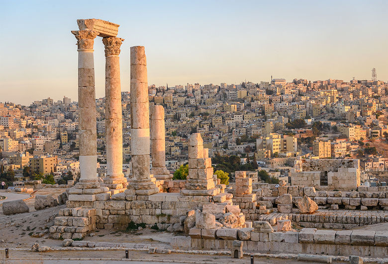 Coucher de soleil sur les ruines romaines d'Amman - Jordanie
